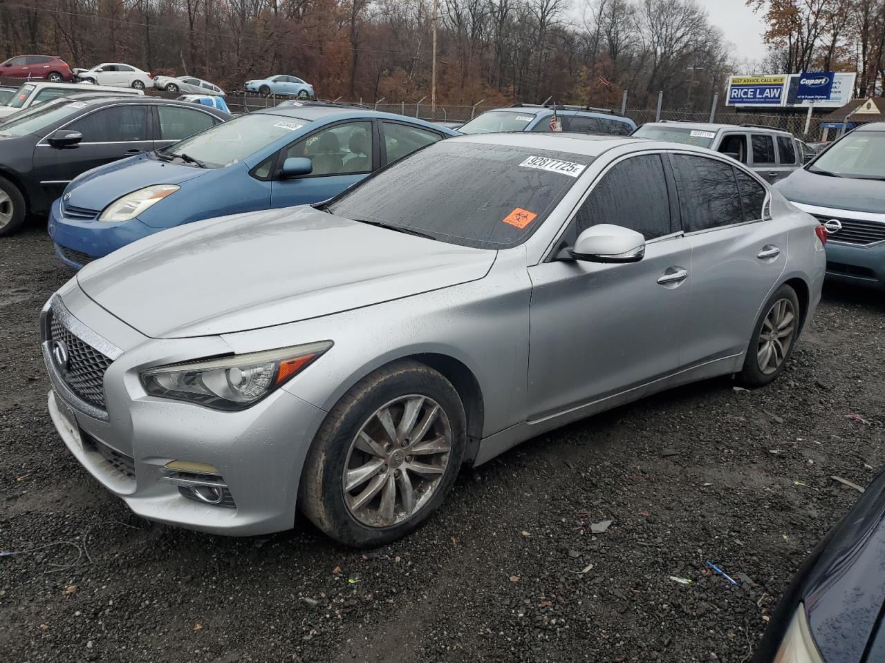 2015 INFINITI Q50