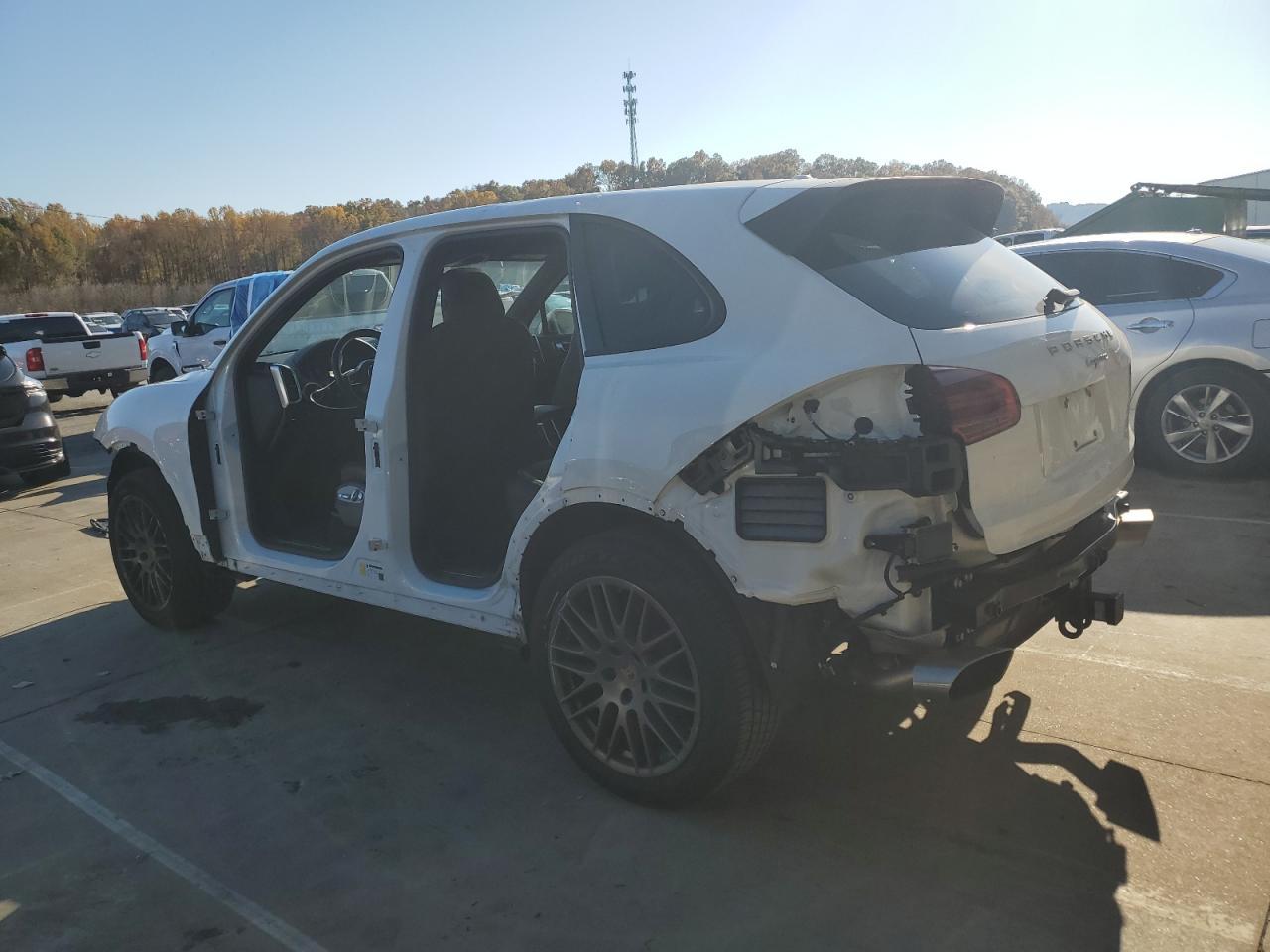 2017 PORSCHE CAYENNE