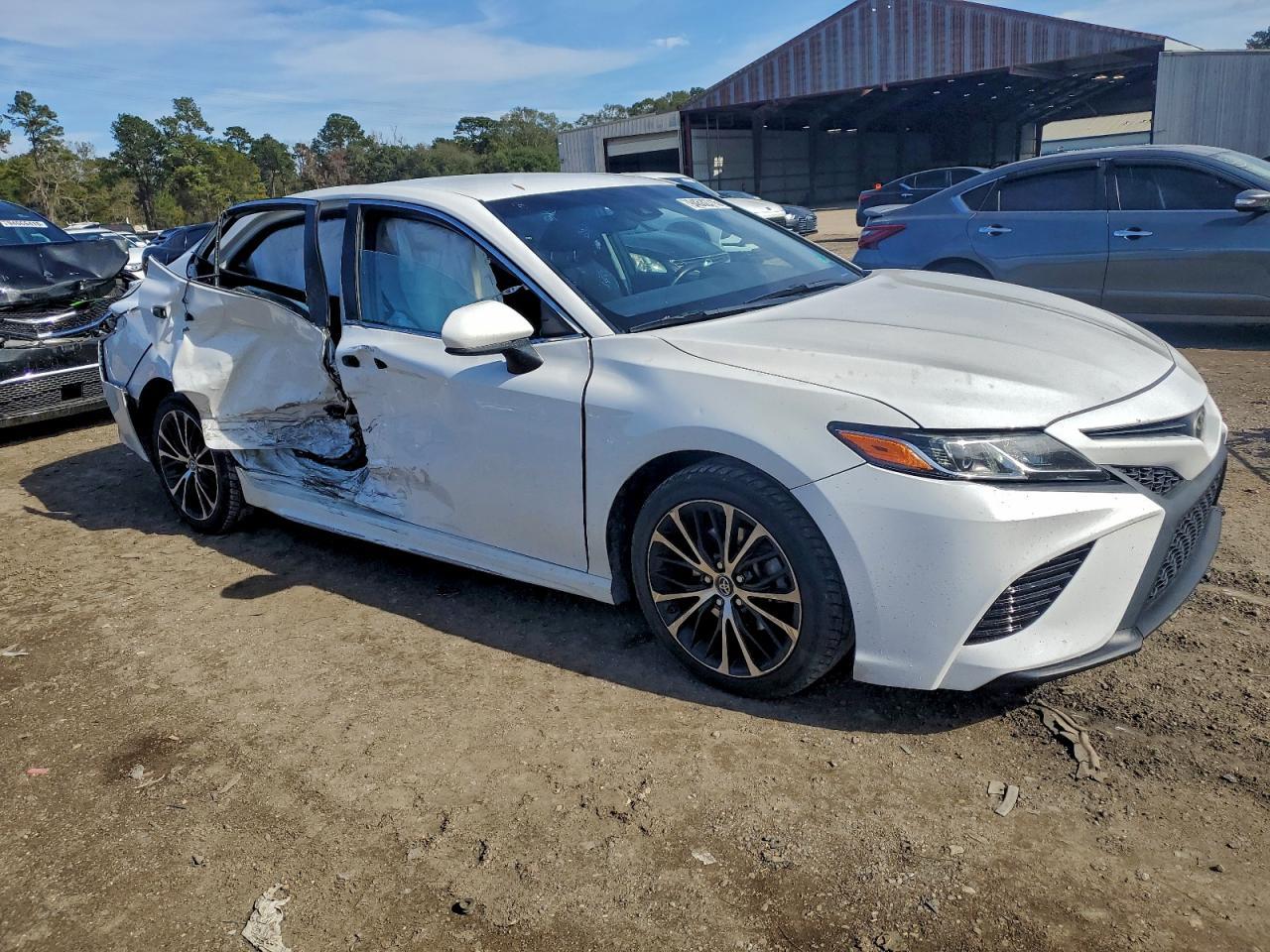 2018 TOYOTA CAMRY