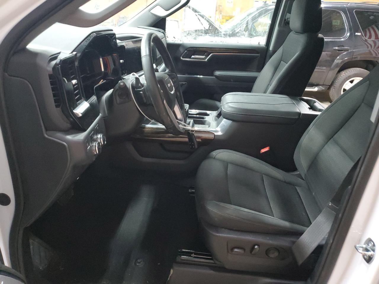 2023 GMC Sierra