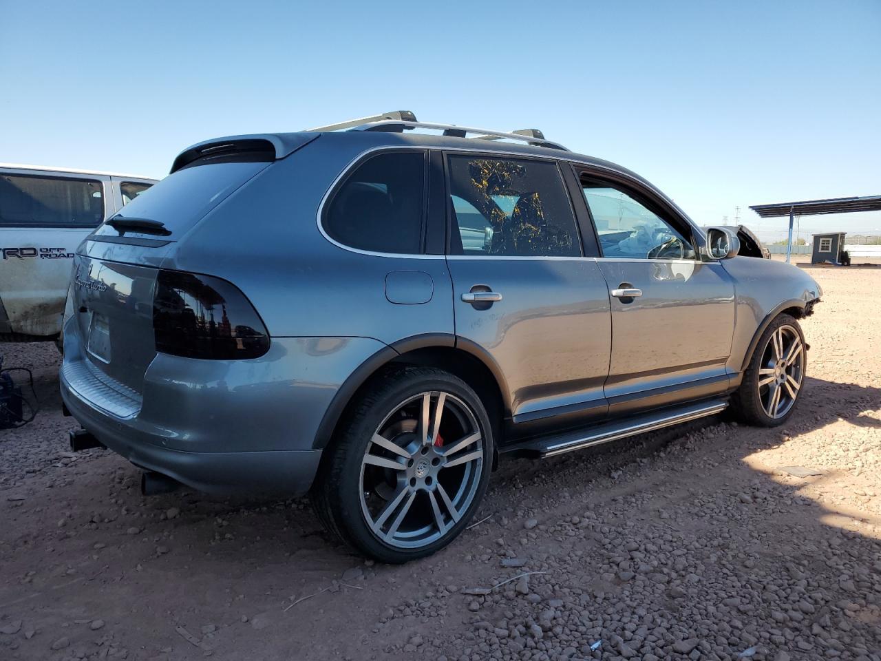 2004 PORSCHE CAYENNE