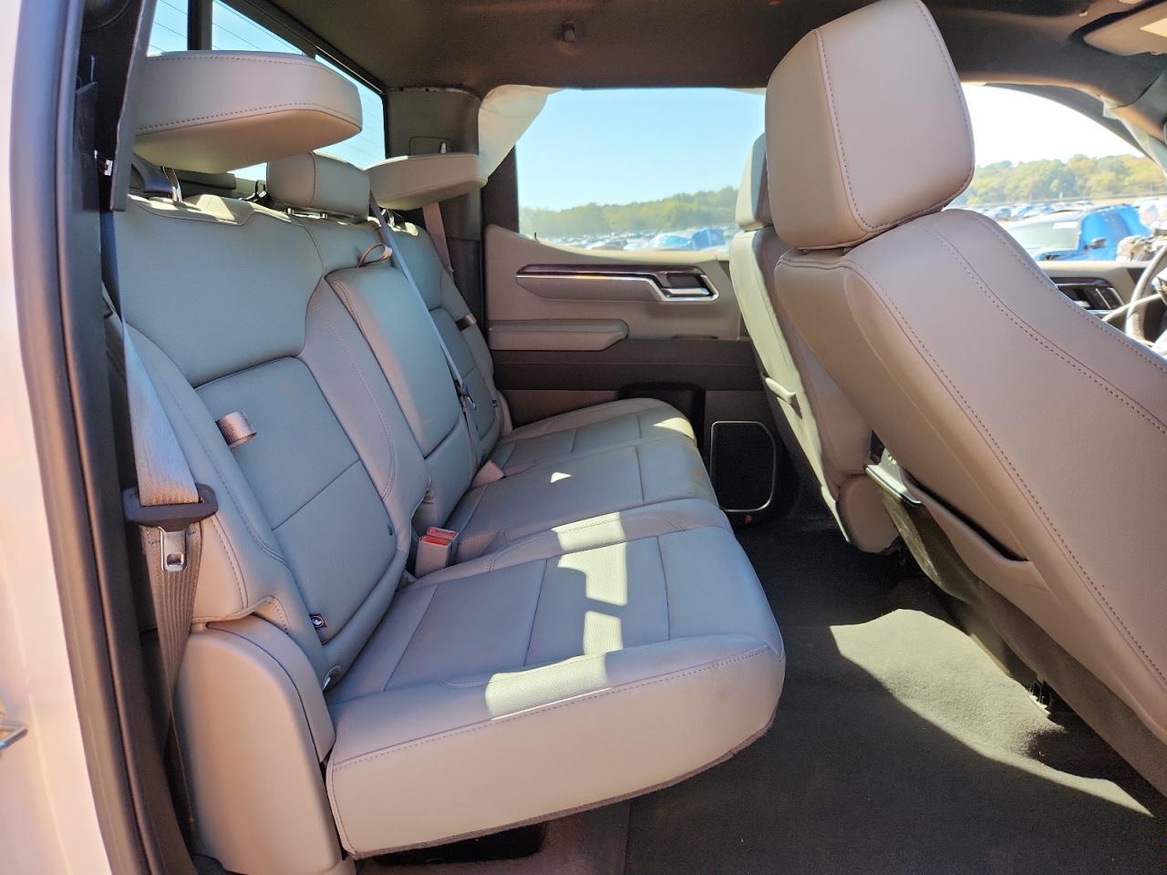 2024 CHEVROLET Silverado