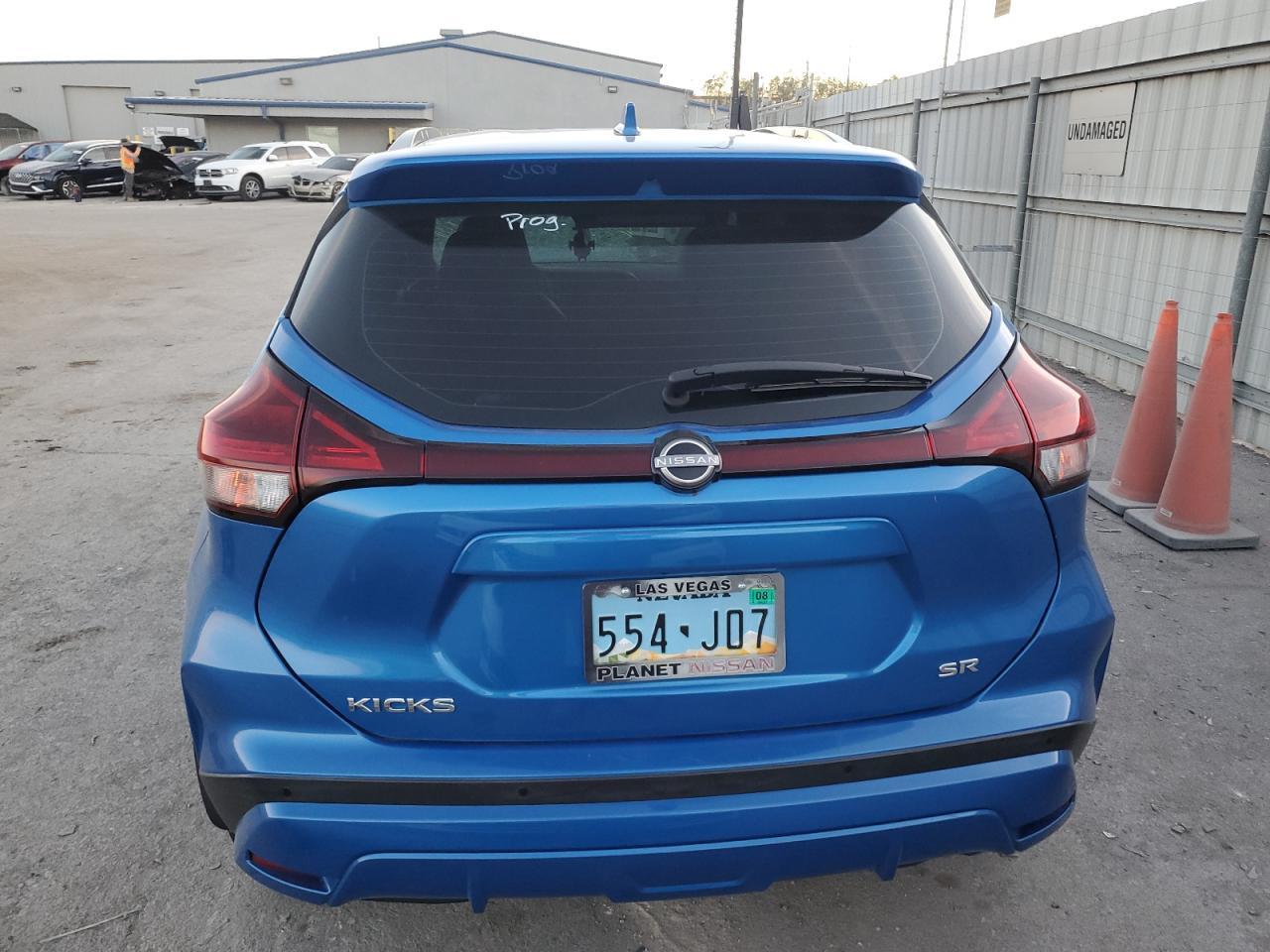 2023 NISSAN KICKS