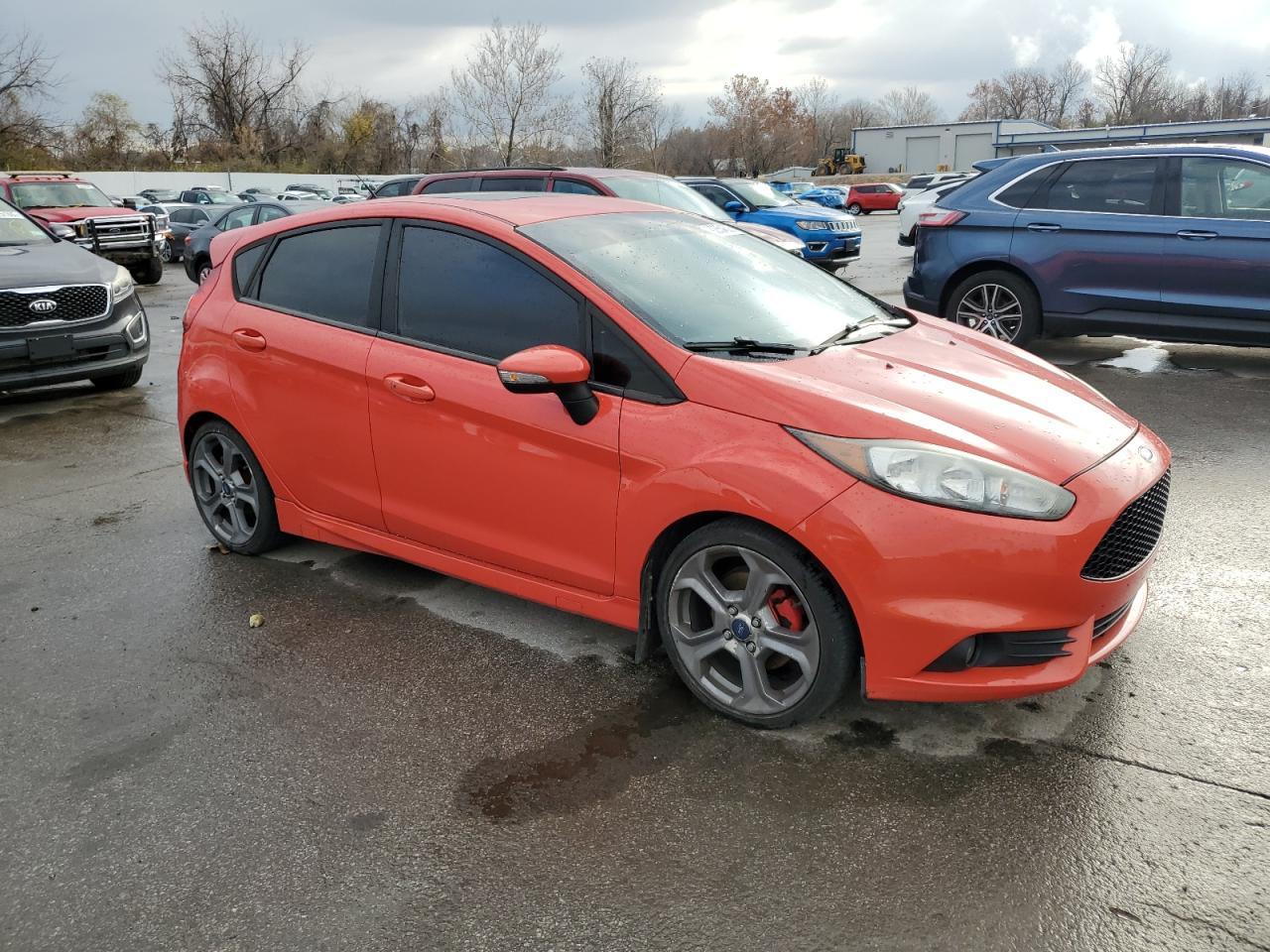 2015 FORD Fiesta