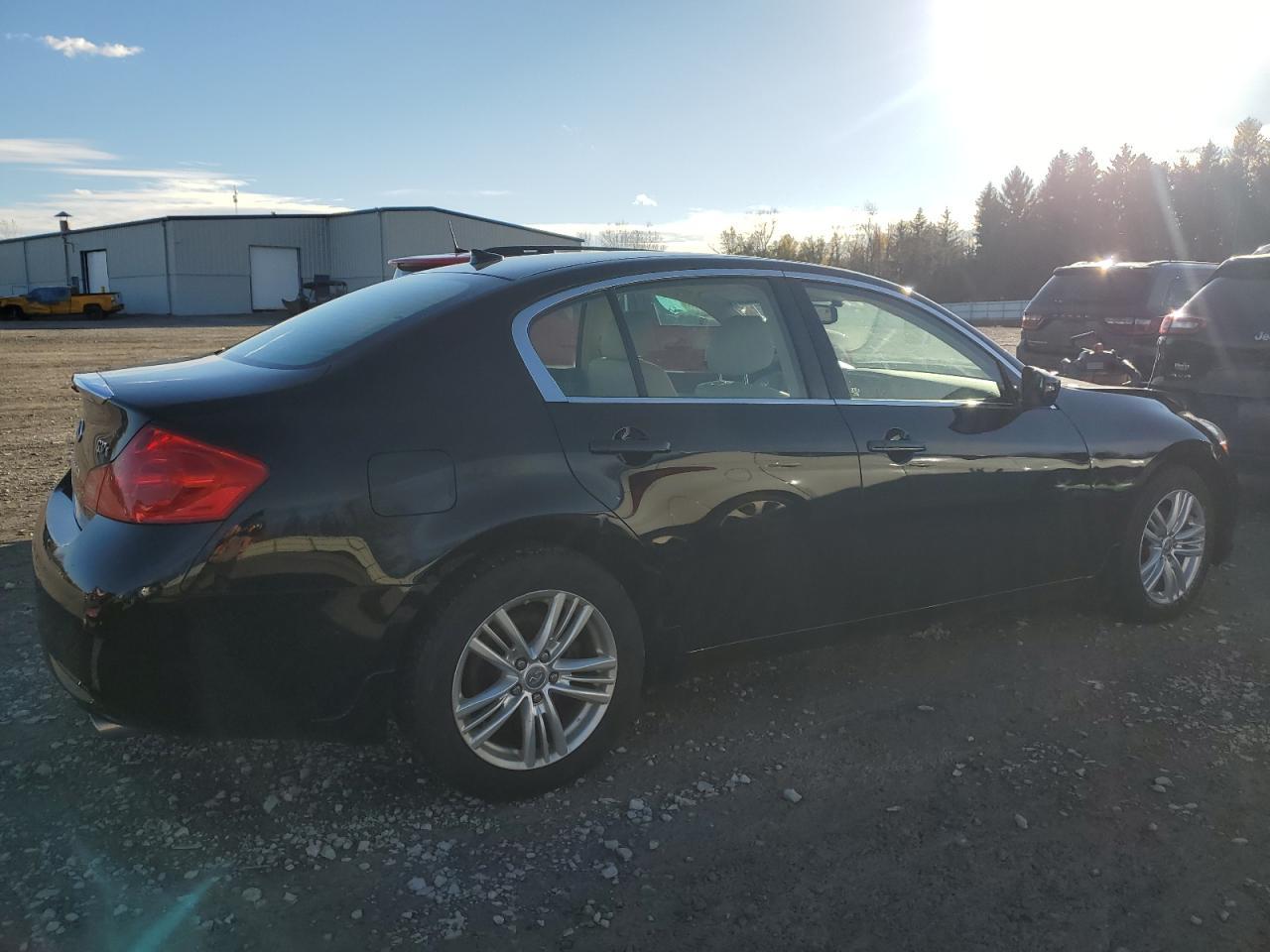 2011 INFINITI G37