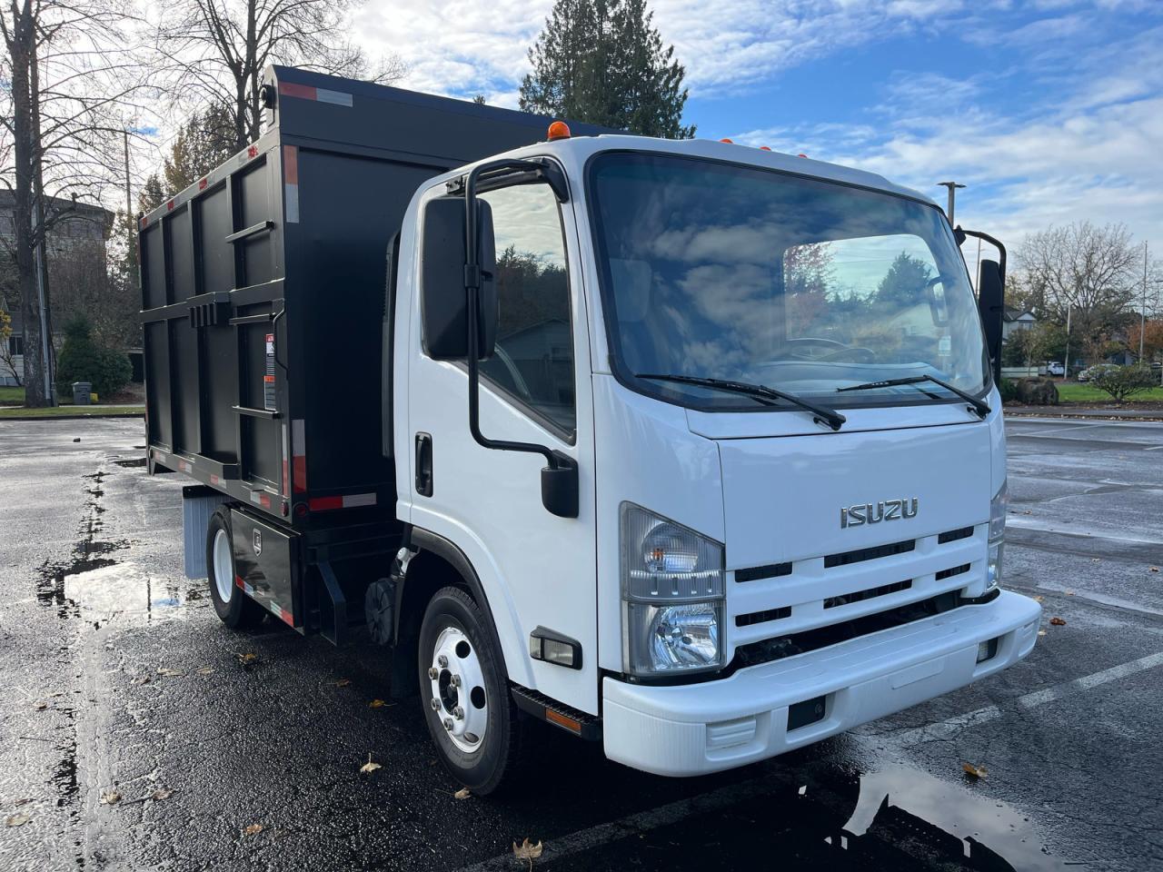 2013 ISUZU NPR