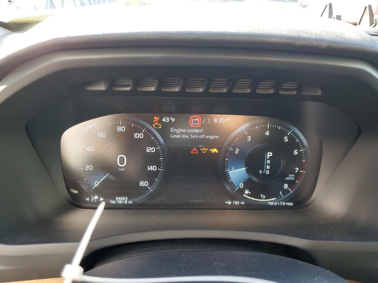 2022 VOLVO XC90