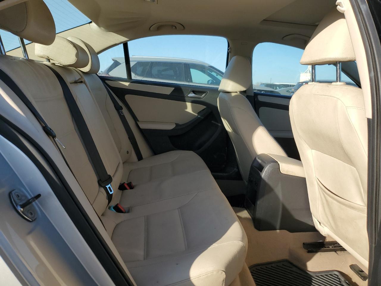 2011 VOLKSWAGEN JETTA