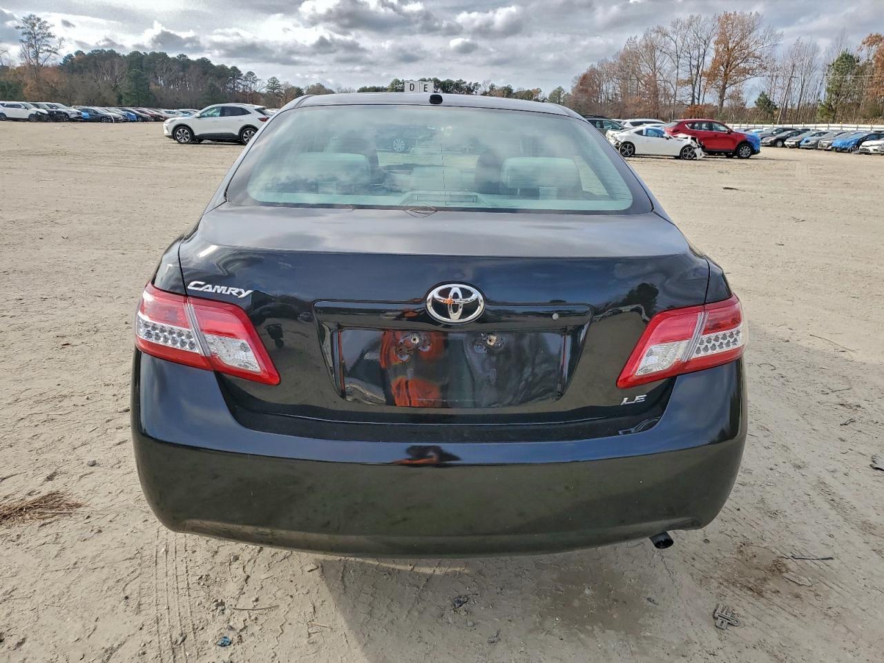 2011 TOYOTA CAMRY