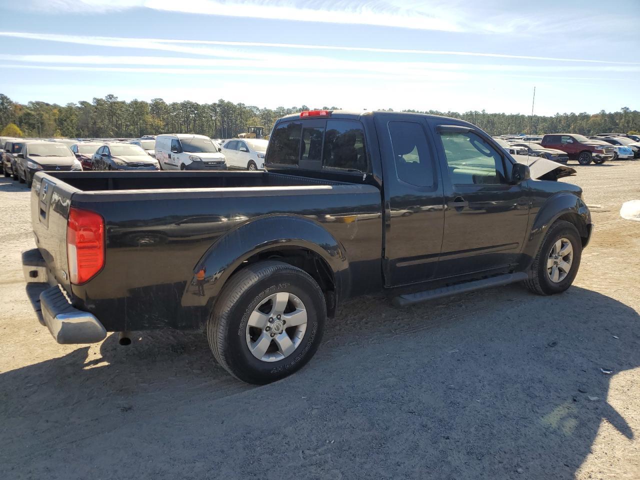 2011 NISSAN Frontier