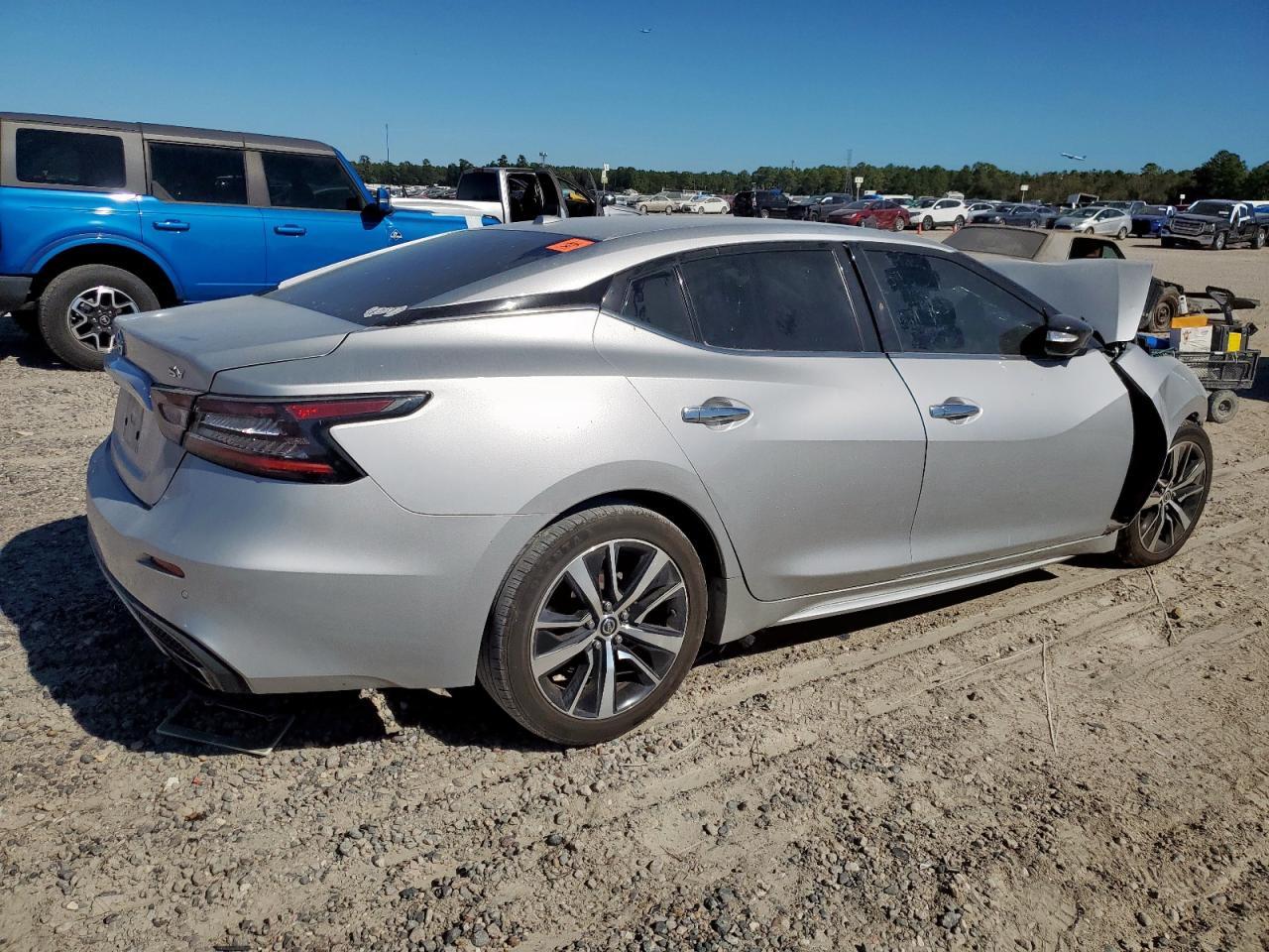 2022 NISSAN Maxima