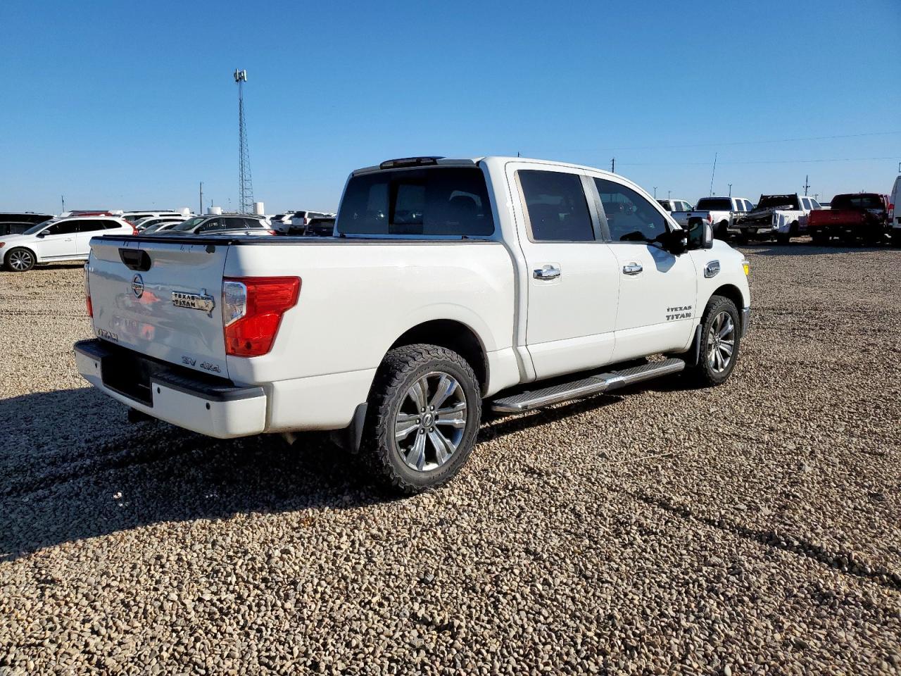 2017 NISSAN Titan