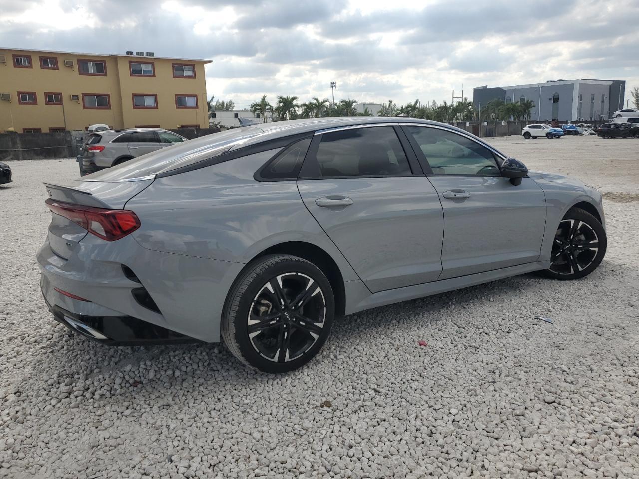 2023 KIA K5