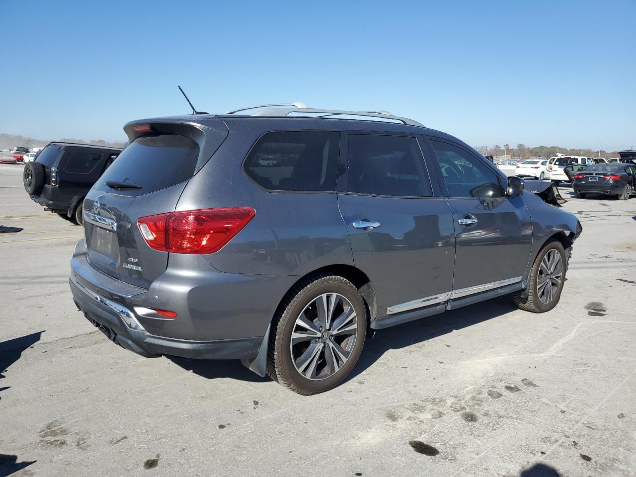 2018 NISSAN PATHFINDER