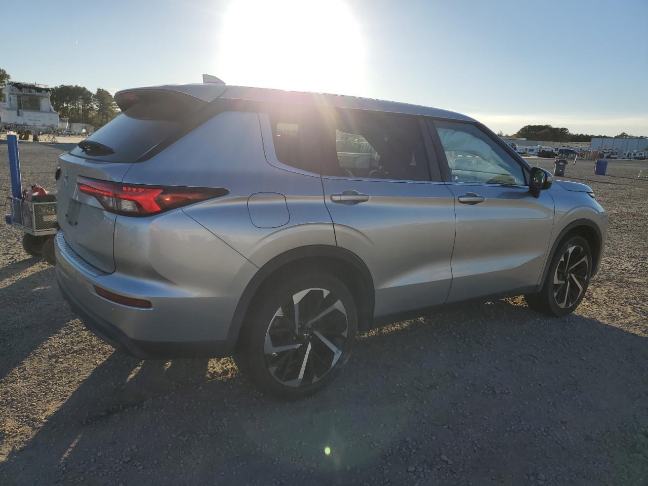 2022 MITSUBISHI outlander