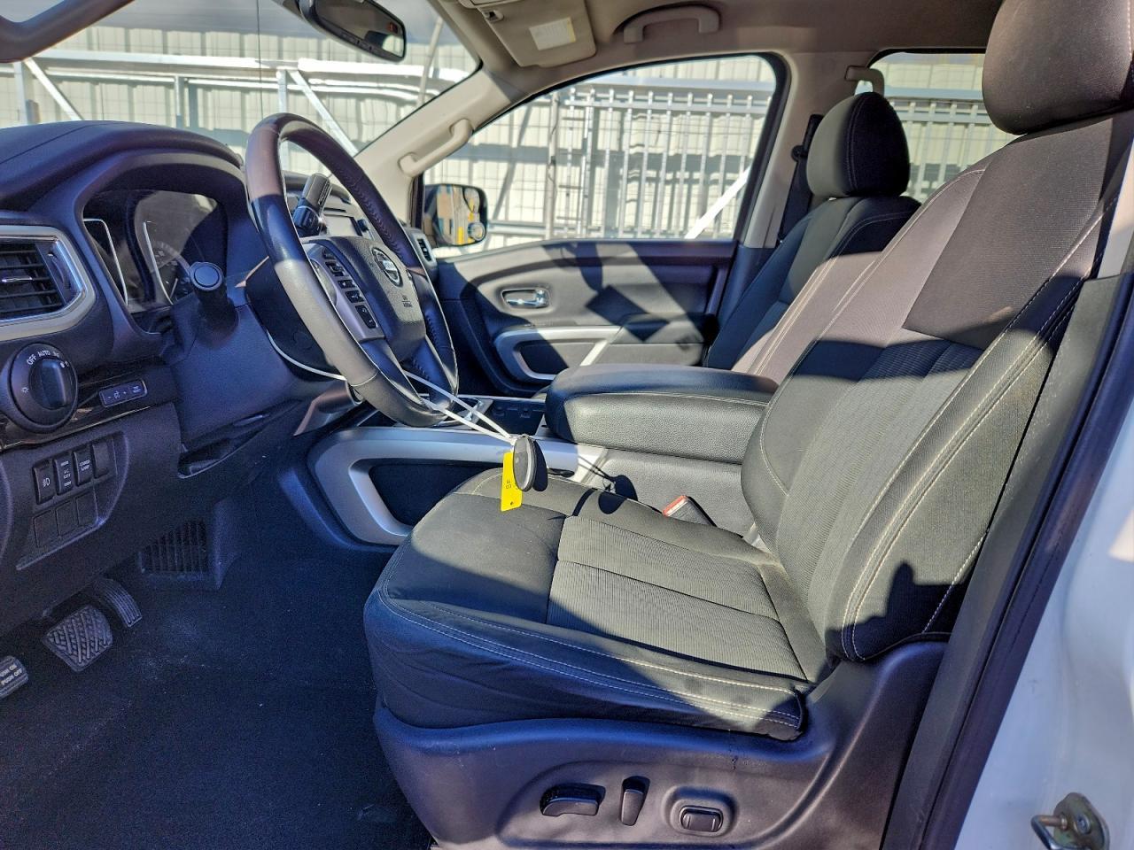 2017 NISSAN Titan