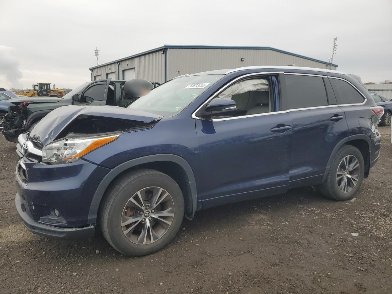 2016 TOYOTA HIGHLANDER