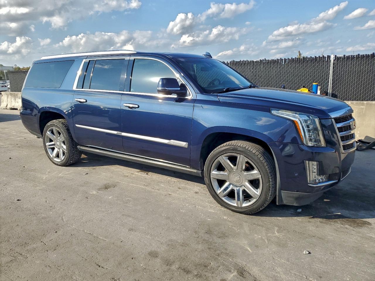 2018 CADILLAC Escalade ESV