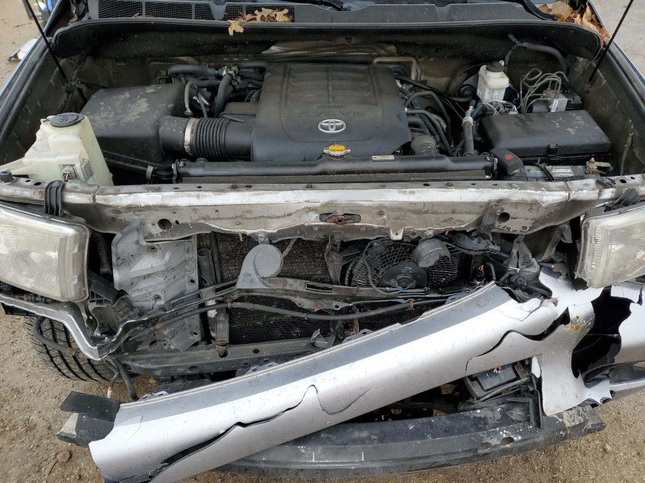 2013 TOYOTA Sequoia