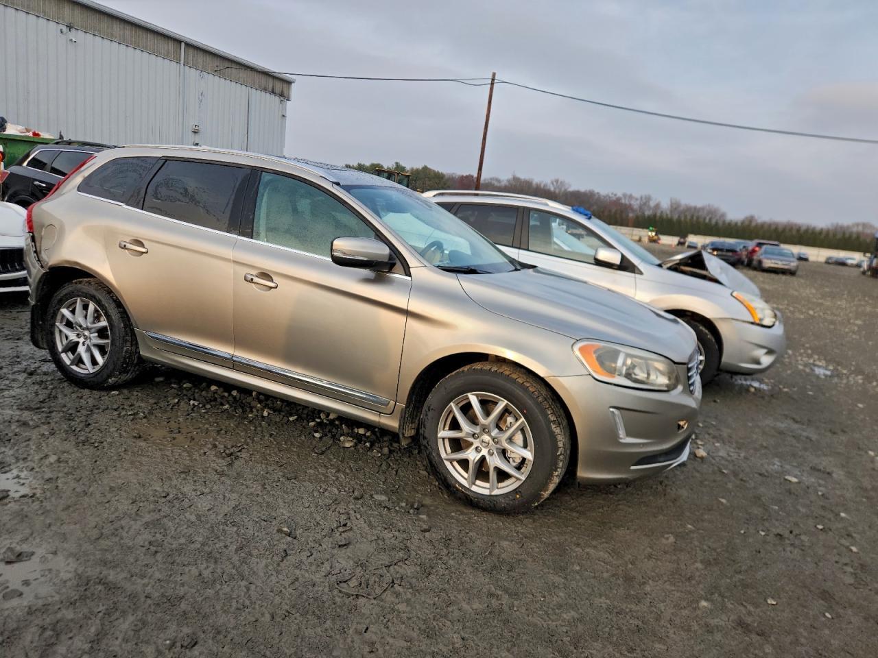 2015 VOLVO XC60