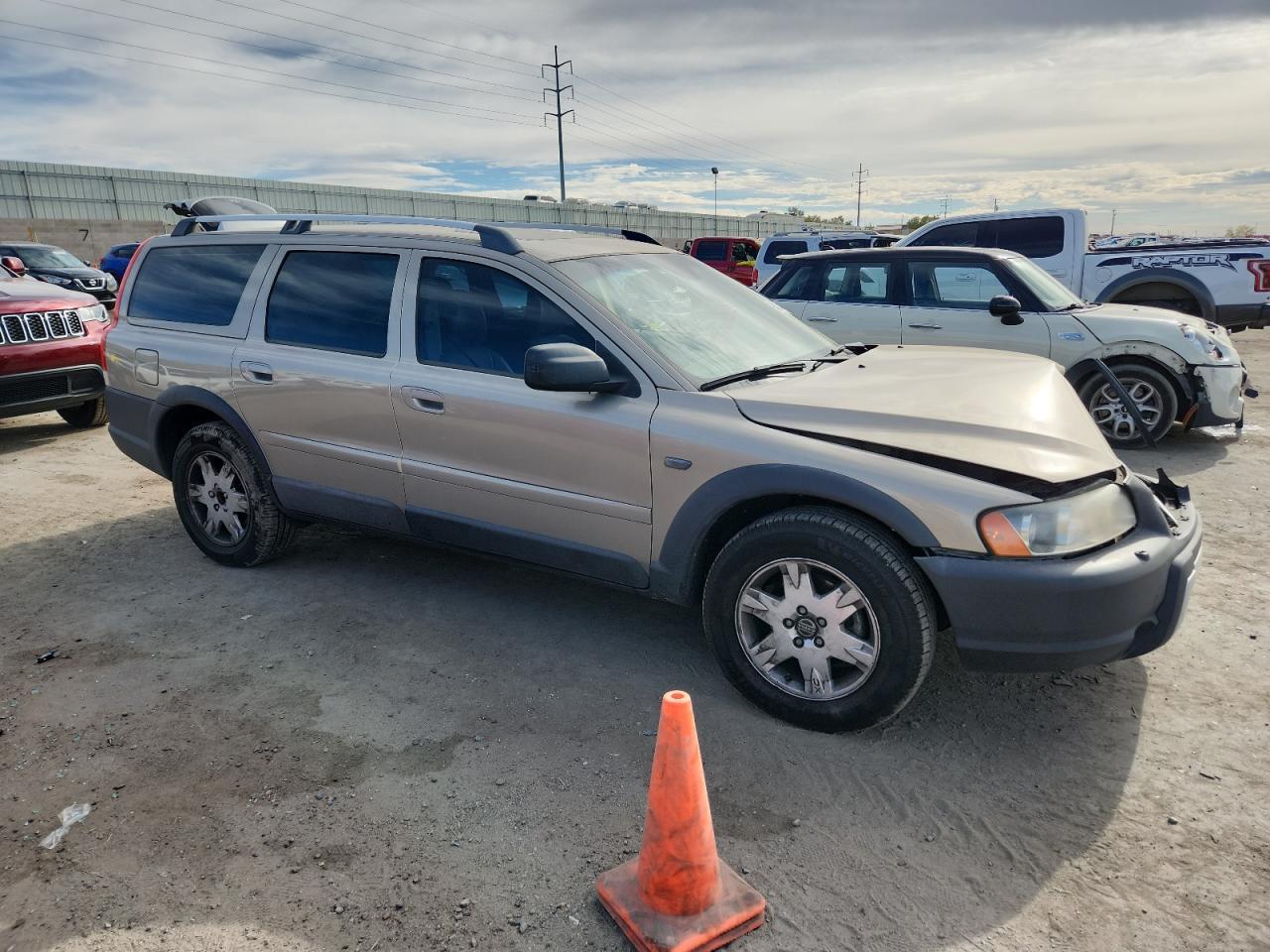 2005 VOLVO XC70