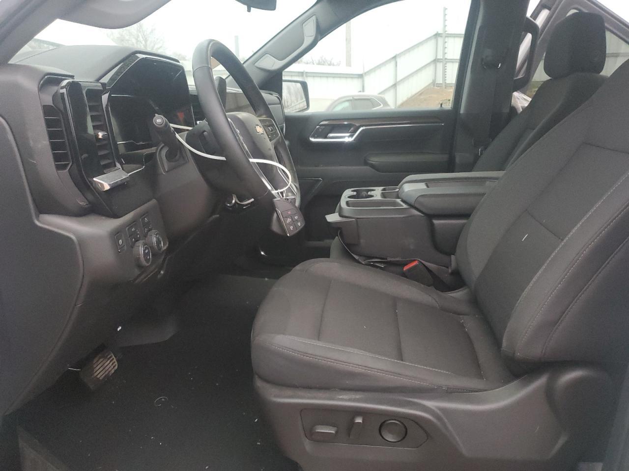 2025 CHEVROLET Silverado