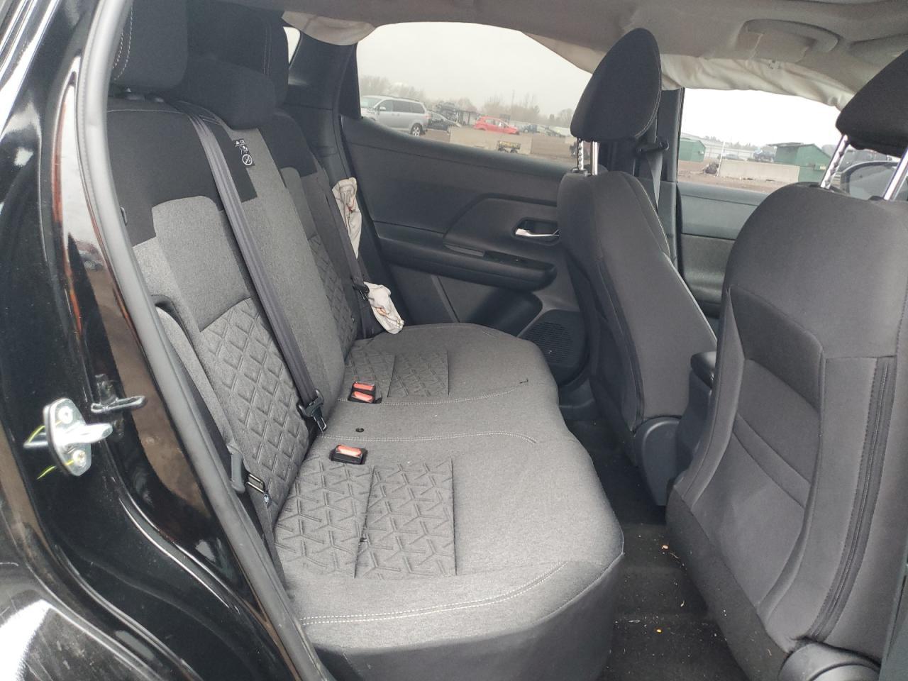 2025 NISSAN KICKS