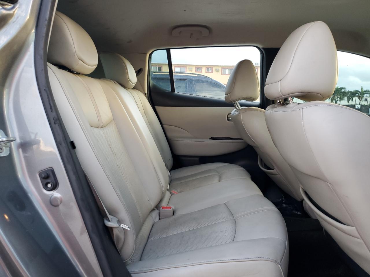2018 NISSAN LEAF