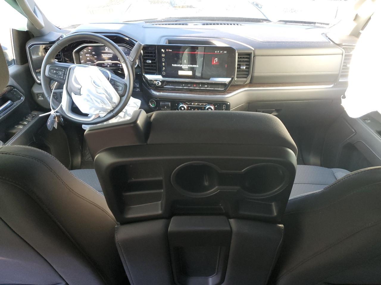 2024 GMC Sierra