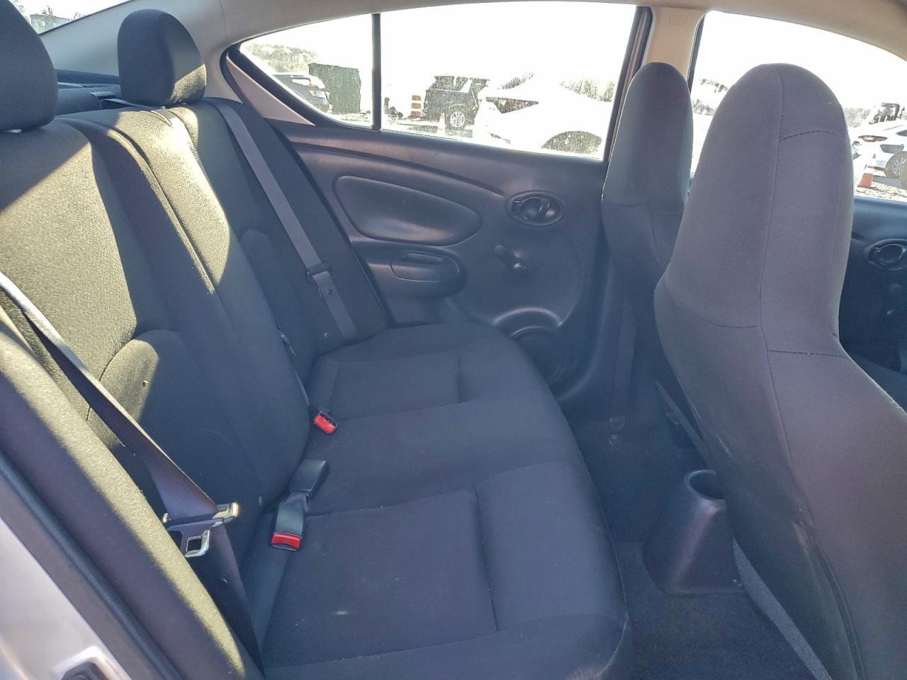 2017 NISSAN VERSA