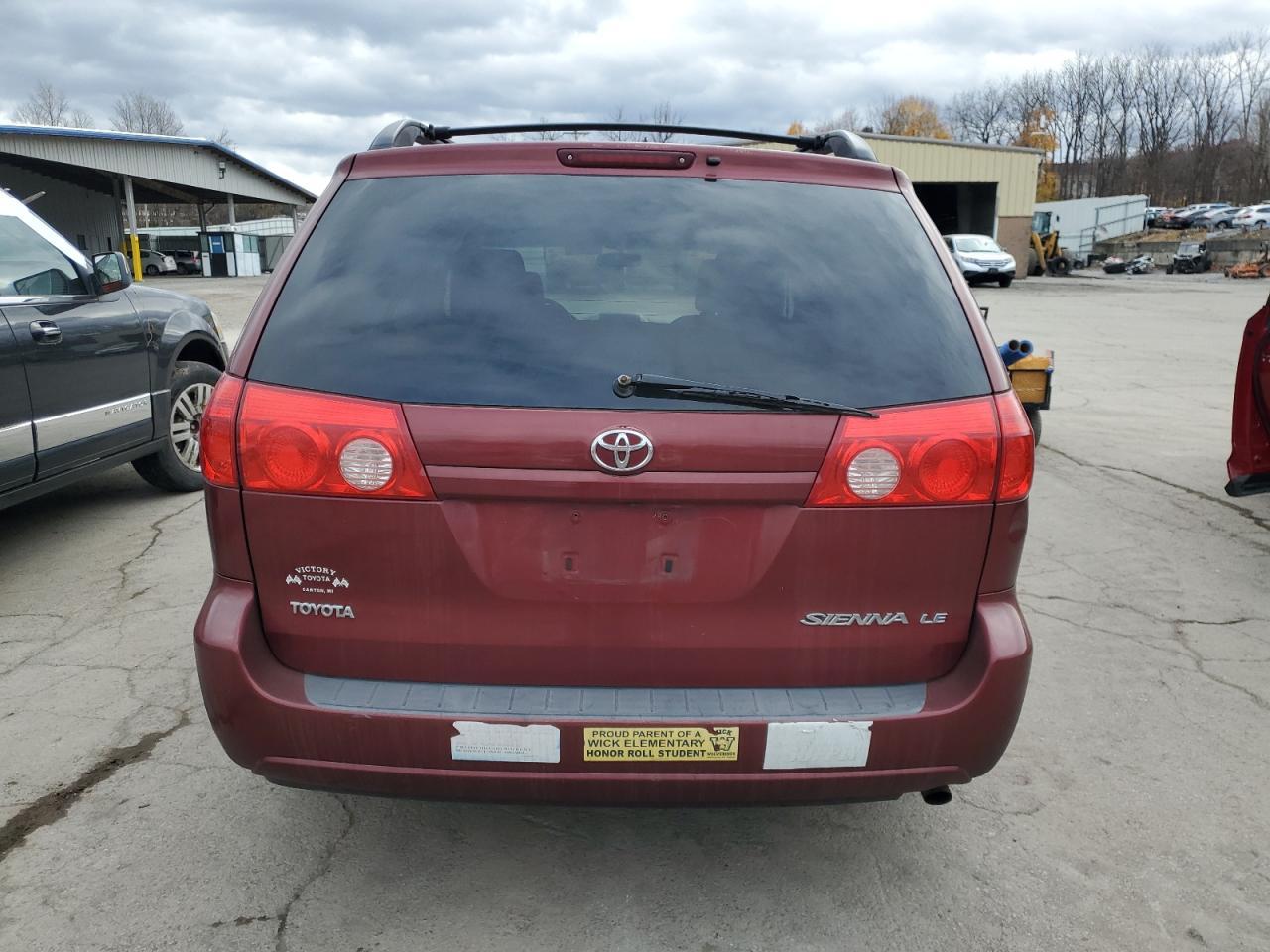 2009 TOYOTA SIENNA