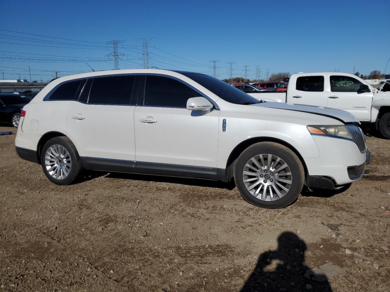 2010 LINCOLN MKT