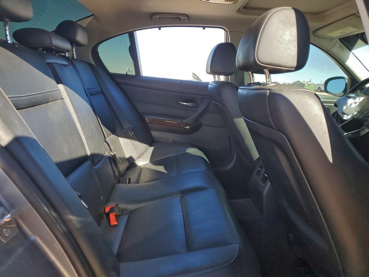 2011 BMW 3 SERIES