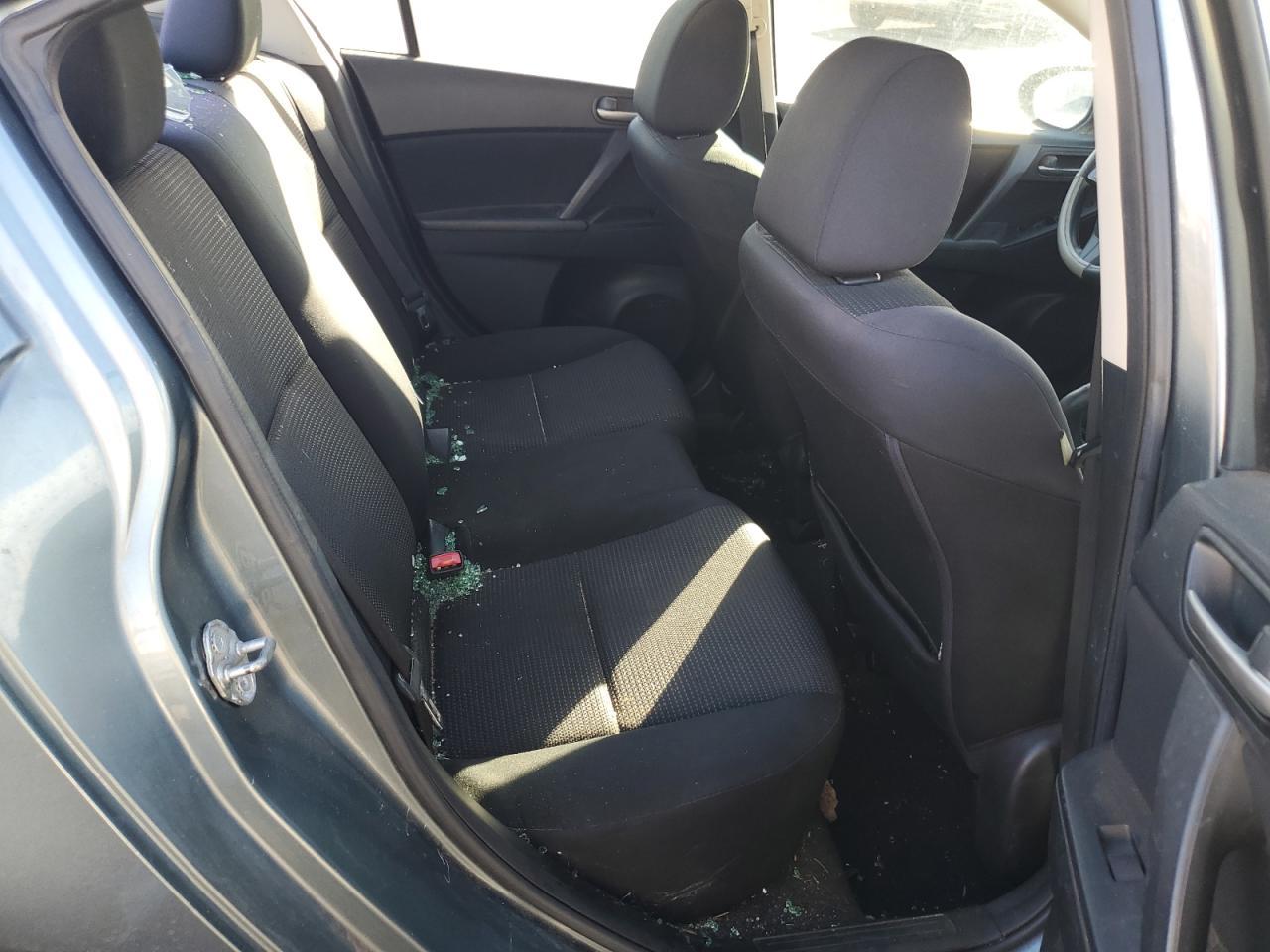 2013 MAZDA 3