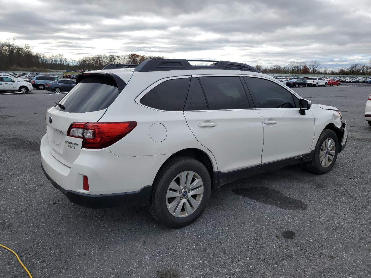 2015 SUBARU Outback