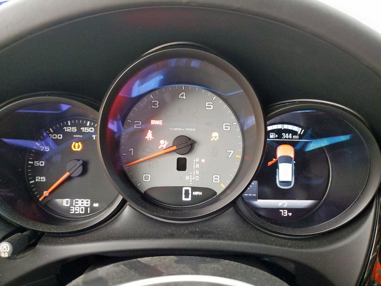 2016 PORSCHE Macan