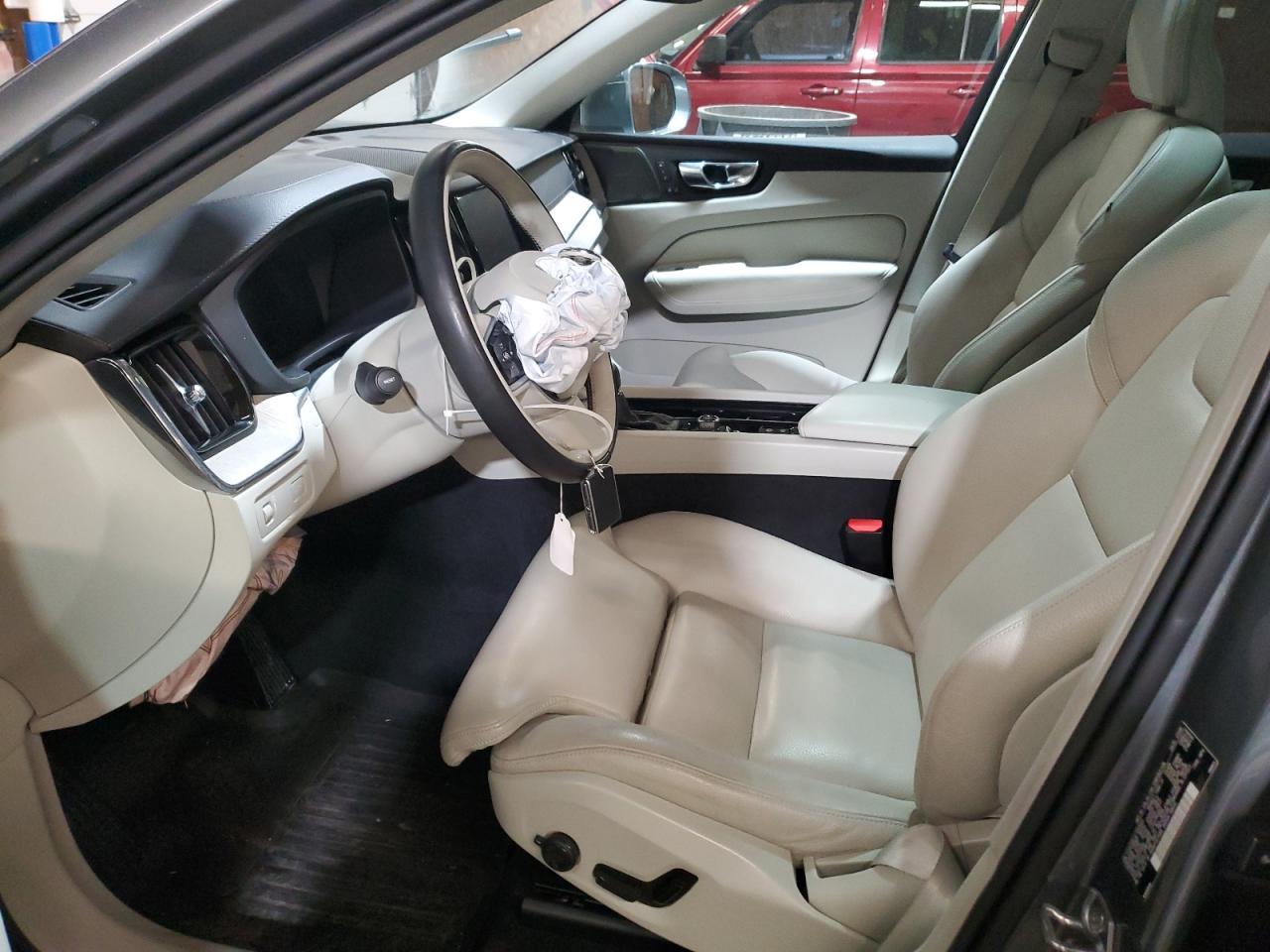 2020 VOLVO XC60