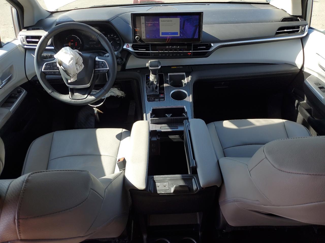 2025 TOYOTA SIENNA