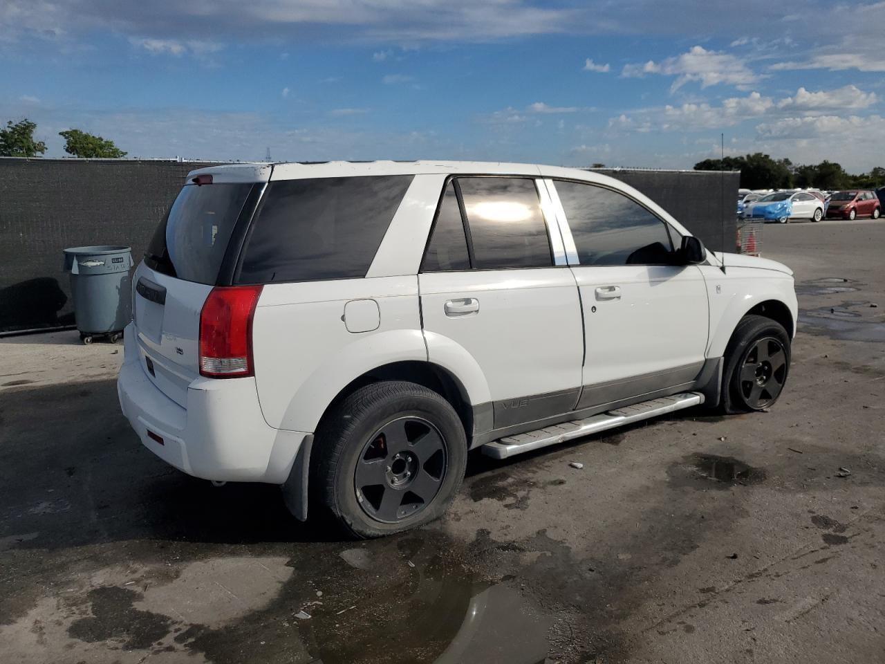 2004 SATURN Vue