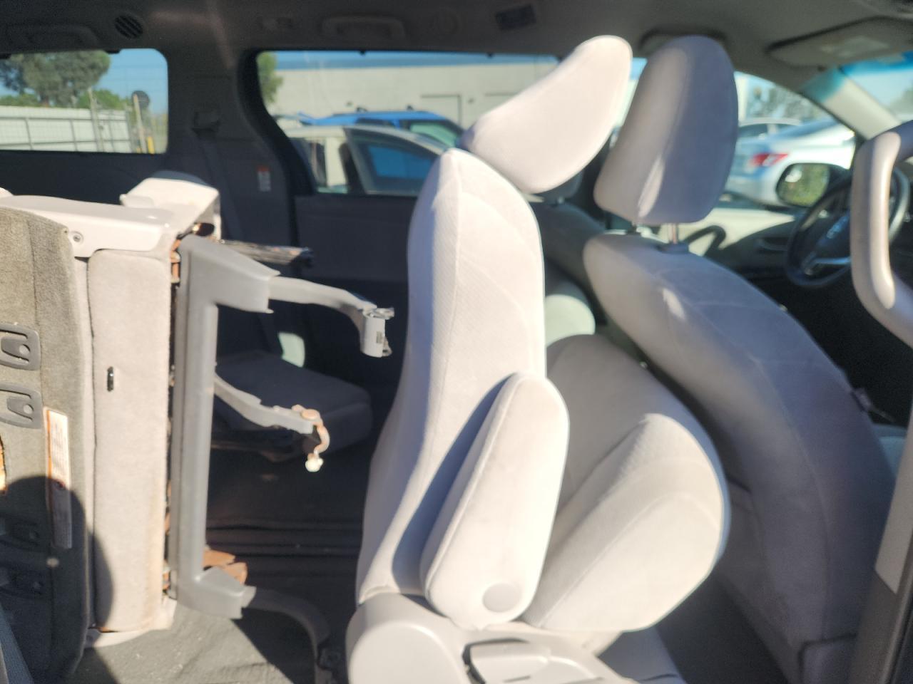 2015 TOYOTA SIENNA