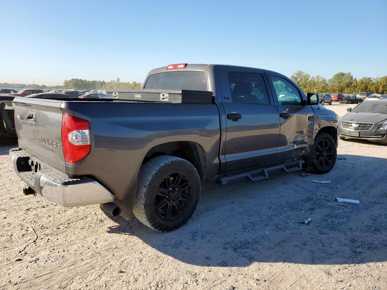 2018 TOYOTA TUNDRA