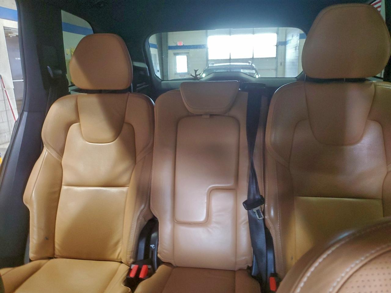 2019 VOLVO XC90