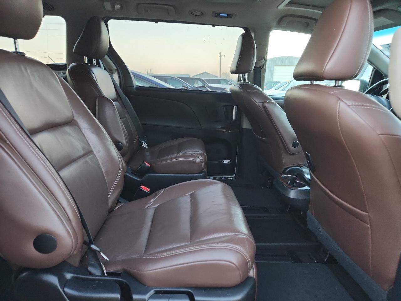 2017 TOYOTA SIENNA