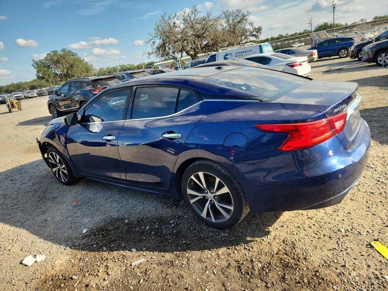 2017 NISSAN Maxima