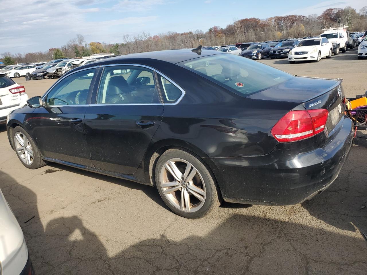 2014 VOLKSWAGEN Passat
