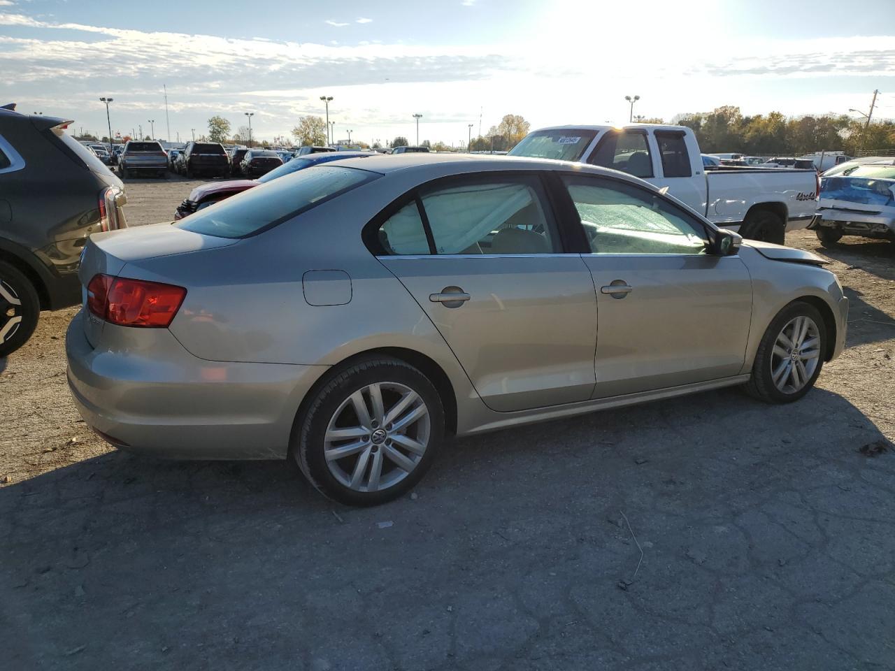 2013 VOLKSWAGEN JETTA