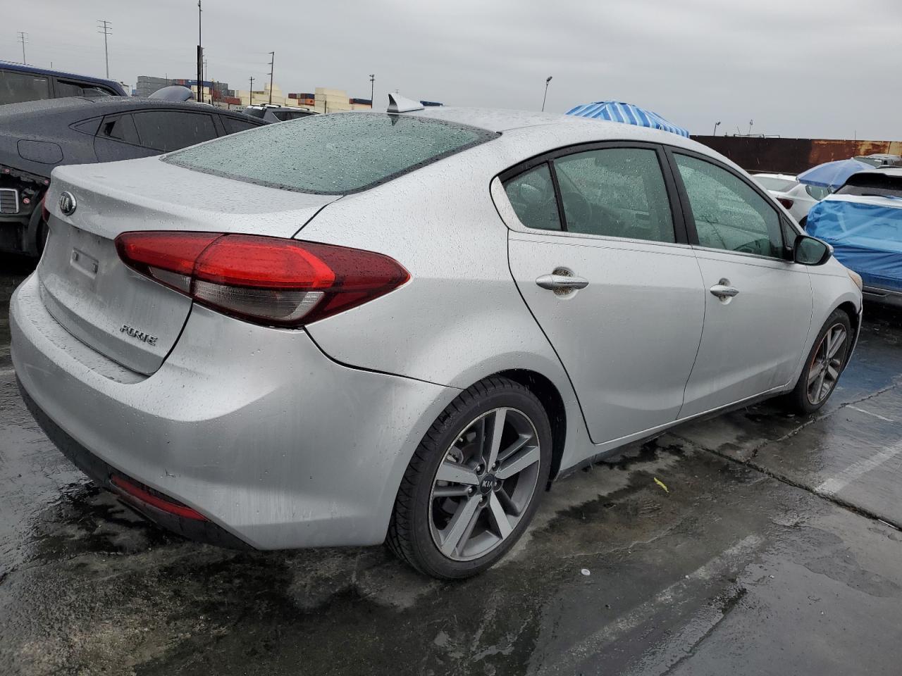 2017 KIA FORTE