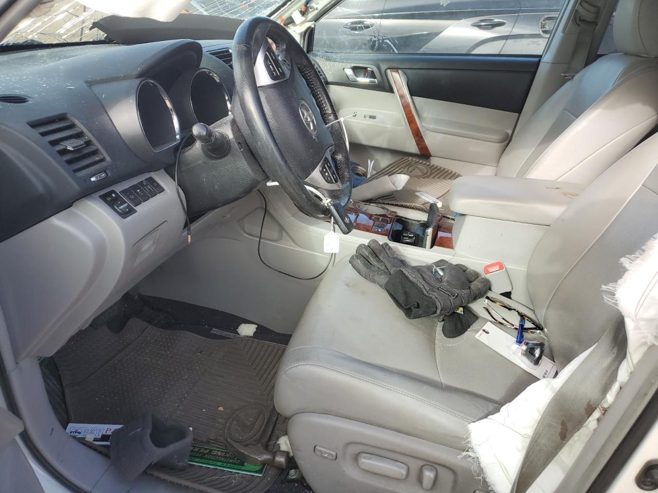 2013 TOYOTA HIGHLANDER