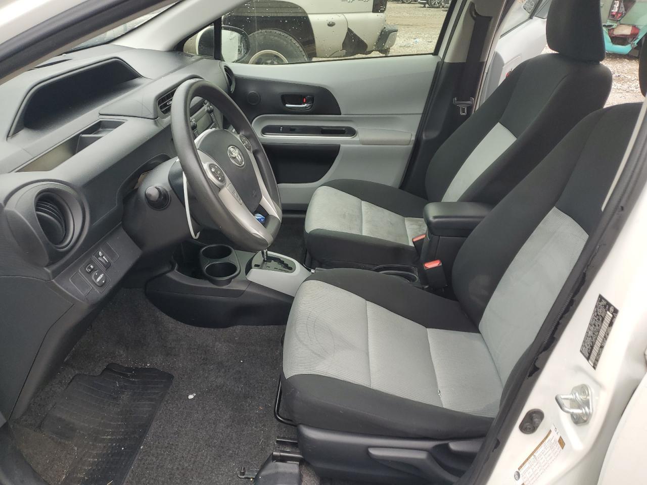 2014 TOYOTA Prius c