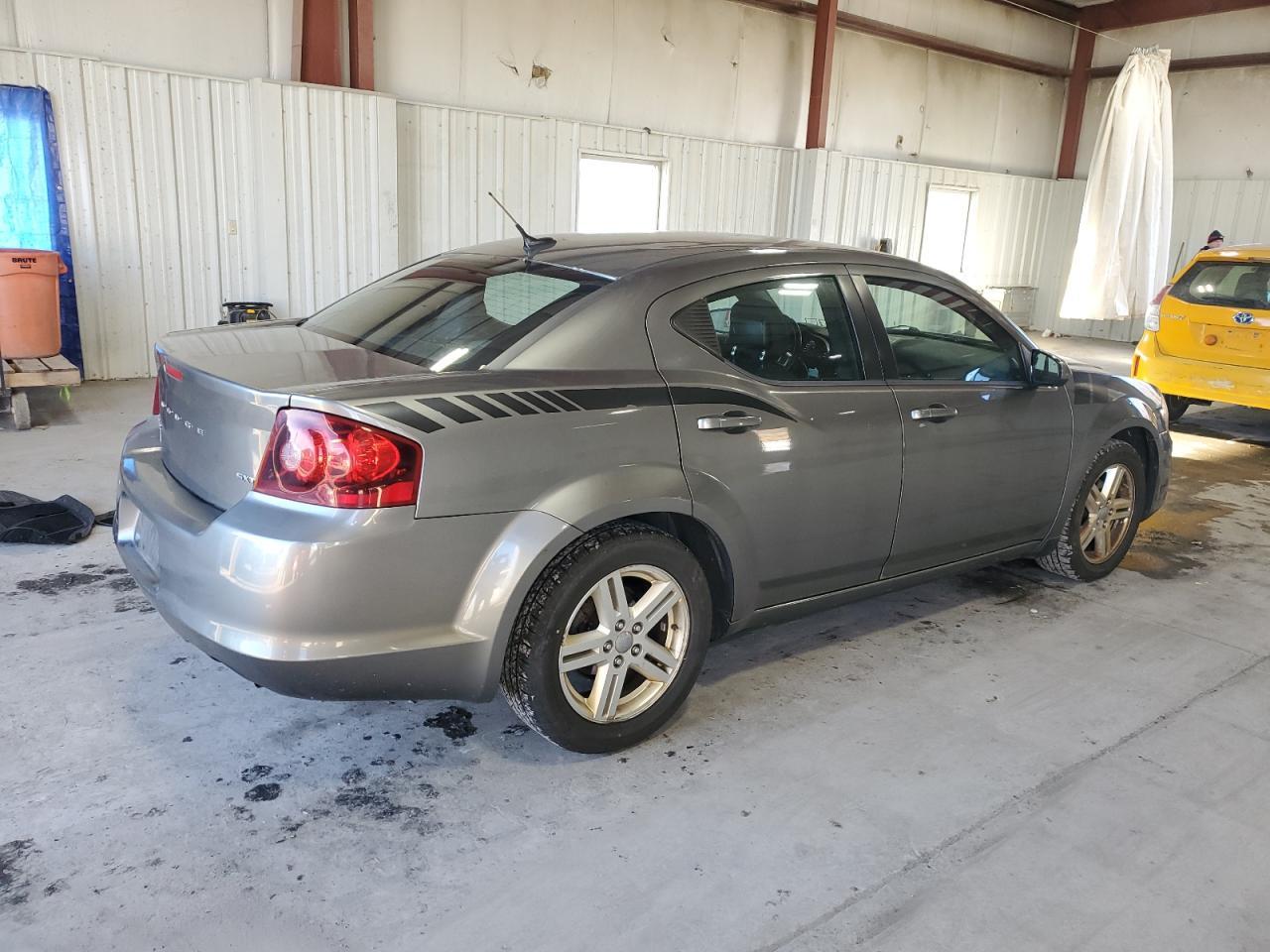 2013 DODGE Avenger